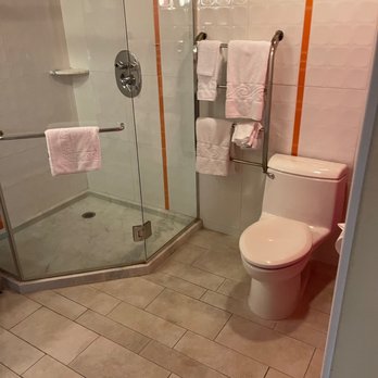 Flamingo Las Vegas - Shower - Hotels Near Me - Las Vegas, Nevada