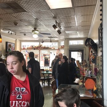 Eureka Daily Roast - people eating at a restaurant - Coffee & Tea Near Me - Eureka Springs, Arkansas Eureka Daily Roast - people eating at a restaurant - Coffee & Tea Near Me - Eureka Springs, Arkansas