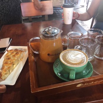 Qahwah House - Tea with honeycomb bread - Coffee & Tea Near Me - Dearborn, Michigan Qahwah House - Tea with honeycomb bread - Coffee & Tea Near Me - Dearborn, Michigan