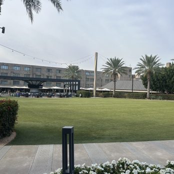 Arizona Biltmore, LXR Hotels & Resorts - Large grounds. Plenty of open space to congregate or to escape - Hotels Near Me - Phoenix, Arizona Arizona Biltmore, LXR Hotels & Resorts - Large grounds. Plenty of open space to congregate or to escape - Hotels Near Me - Phoenix, Arizona