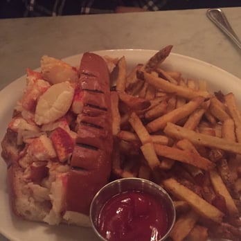 Neptune Oyster - Lobster roll - Seafood Near Me - Boston, Massachusetts Neptune Oyster - Lobster roll - Seafood Near Me - Boston, Massachusetts