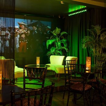 Fontaine's Bar - Visit the downstairs tiki themed Bamboo Lounge for a dance or a movie - Bars Near Me - London, XGL