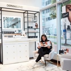SkinCeuticals SkinLab by Cosmetic Surgery Institute