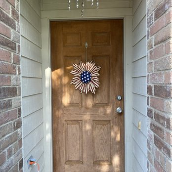Kevin’s Construction - Holiday Decorating Services Near Me