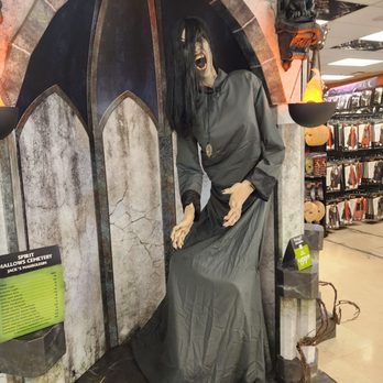 Spirit Halloween - Costumes Near Me - Astoria, New York