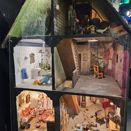 Haunted dollhouse