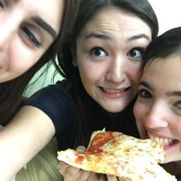 Would want to get this pizza every day of the week for dinner. Pls. Pls. Pls.