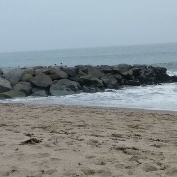 Will Rogers State Beach - This is my first time coming to this beach and I love it, people here are nice and friendly, there's something but well worth it.. - Beaches Near Me - Pacific Palisades, California