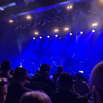 Brooklyn Steel - Stage - Music Venues Near Me - Brooklyn, New York Brooklyn Steel - Stage - Music Venues Near Me - Brooklyn, New York