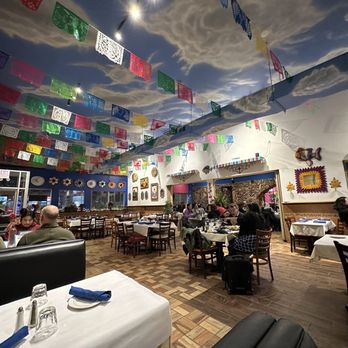 Manchamanteles Restaurant - Expansive dining rooms - Mexican Near Me - Chicago, Illinois