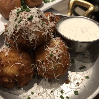Eureka! - Mac cheese crunchy balls WOW!! My favorite beautiful - American Near Me - Berkeley, California