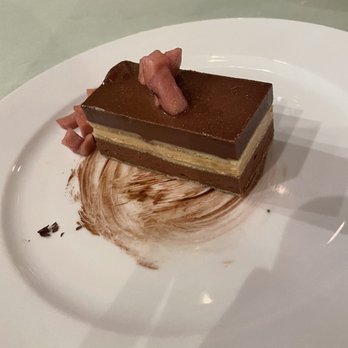 Varenna - Opera cake - Italian Near Me - Cancún, ROO