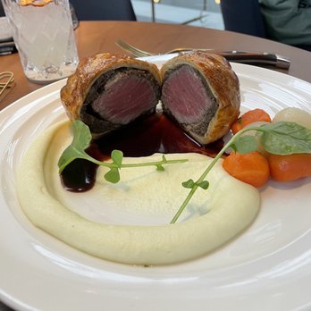 Gordon Ramsay Hell's Kitchen - Beef Wellington - Desserts Near Me - Washington, DC, District of Columbia