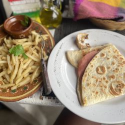 La Trattoria - Ham & mozzarella with fries