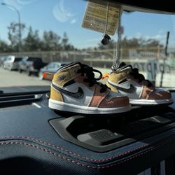 Kid to Kid - High top leather/suede Jordan's