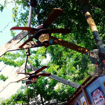 JJ's Grill - Back patio...nice on a warm evening - American Near Me - Rogers, Arkansas