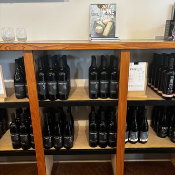 Round Barn - Union Pier Tasting Room - Distilleries Near Me - Union Pier, Michigan Round Barn - Union Pier Tasting Room - Distilleries Near Me - Union Pier, Michigan