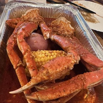 Outcast Bar And Grill - Crab legs minus a phenomenal portobello mushroom that was a great add on - Bars Near Me - Santa Rosa Beach, Florida