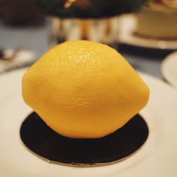 IF Café - The Lemon 189czk - White chocolate glaze outside, lemon ganache, passion fruit bonbons