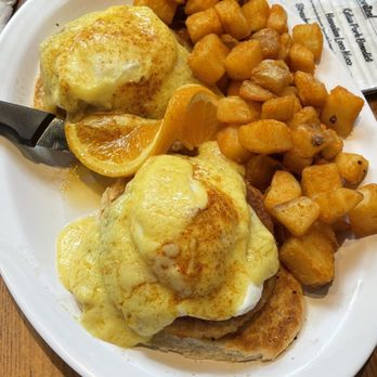 Eggs 'n Things Ko Olina - Eggs Benedict on Taro Bun - American Near Me - Kapolei, Hawaii Eggs 'n Things Ko Olina - Eggs Benedict on Taro Bun - American Near Me - Kapolei, Hawaii