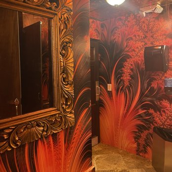 Café Prima Pasta - Women's Bathroom - Italian Near Me - Miami Beach, Florida Café Prima Pasta - Women's Bathroom - Italian Near Me - Miami Beach, Florida