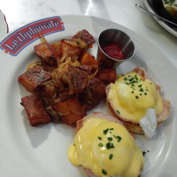 Le Diplomate - Eggs benedict - Brasseries Near Me - Washington, DC, District of Columbia Le Diplomate - Eggs benedict - Brasseries Near Me - Washington, DC, District of Columbia