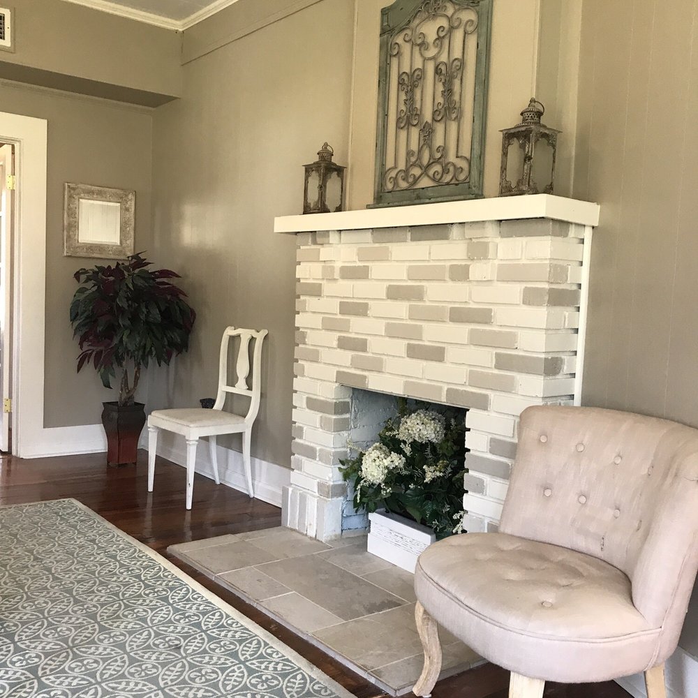 Salon La Belle & Day Spa - Waiting area - Hair Salons Near Me - DeRidder, Louisiana Salon La Belle & Day Spa - Waiting area - Hair Salons Near Me - DeRidder, Louisiana