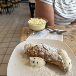 Joe's Famous Pizza - Cannoli and marscapone desserts