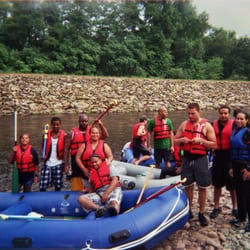 Extreme Adventure Travel Outfitters - Stopping for lunch on the Lehigh River