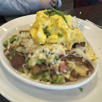 Broken Yolk Cafe - Breakfast & Brunch Near Me - Fullerton, California