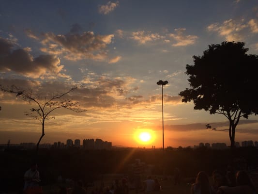 Praça Pôr do Sol by null