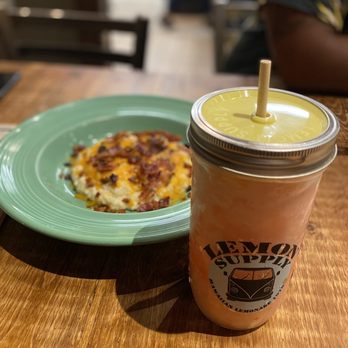 Scratch Kitchen - Bacon Cheddar Grits 16oz lemonade - Breakfast & Brunch Near Me - Honolulu, Hawaii Scratch Kitchen - Bacon Cheddar Grits 16oz lemonade - Breakfast & Brunch Near Me - Honolulu, Hawaii