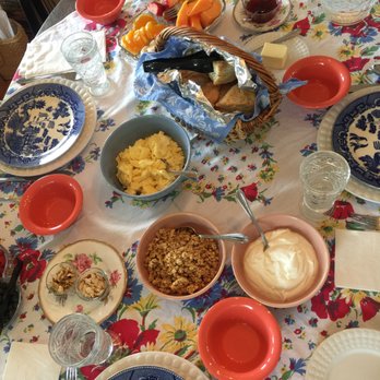 Mrs. Howe's Bed and Breakfast - Breakfast spread! - Bed & Breakfast Near Me - Port Orchard, Washington Mrs. Howe's Bed and Breakfast - Breakfast spread! - Bed & Breakfast Near Me - Port Orchard, Washington