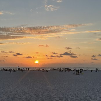 Crabby's Beachside Pavilion - Best place to watch sunset - Seafood Near Me - Clearwater Beach, Florida Crabby's Beachside Pavilion - Best place to watch sunset - Seafood Near Me - Clearwater Beach, Florida