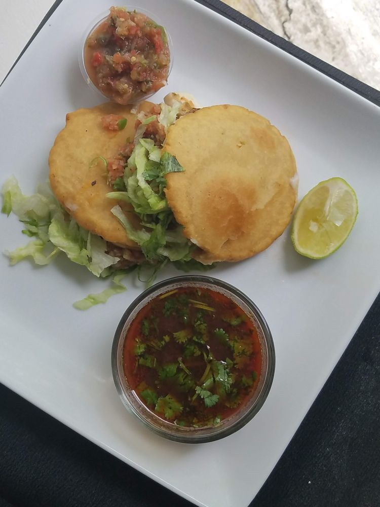 Rolling Gorditas Logo