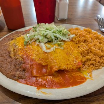 Ochoa's Restaurant - Com o #4, two cheese and onion enchiladas with rice and beans. - Mexican Near Me - Casa Grande, Arizona Ochoa's Restaurant - Com o #4, two cheese and onion enchiladas with rice and beans. - Mexican Near Me - Casa Grande, Arizona