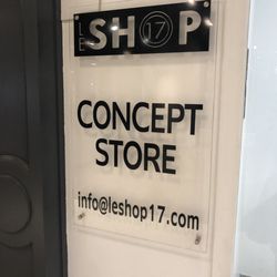 Le Shop 17 - Store sign