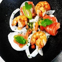 Homies - Bouillon de crevettes en tempura et filet de truite