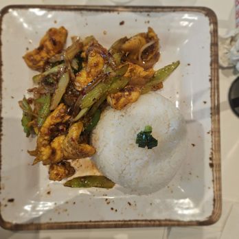Lúa Viet Kitchen - Lemongrass chicken - Vietnamese Near Me - Houston, Texas