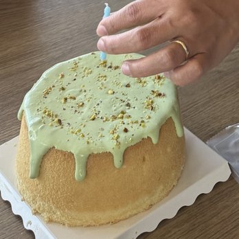 Samyi Cake - Pistachio cheesecake - Custom Cakes Near Me - Rosemead, California