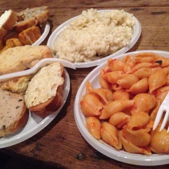 Taverna al Remer - Tomato and olive pasta, white wine risotto and lots of different bruschettas - Jazz & Blues Near Me - Venezia, VE Taverna al Remer - Tomato and olive pasta, white wine risotto and lots of different bruschettas - Jazz & Blues Near Me - Venezia, VE