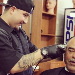 Barber Lucio Krispy Kutz
