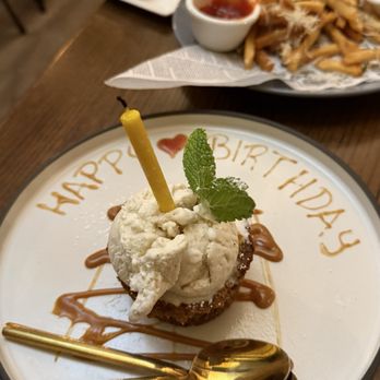 The Beehive - Toffee Cake - Seafood Near Me - Ukiah, California