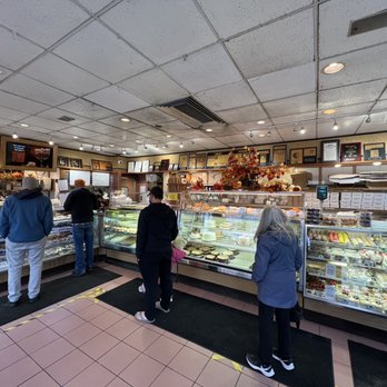Bennison's Bakery - Bakeries Near Me - Evanston, Illinois Bennison's Bakery - Bakeries Near Me - Evanston, Illinois