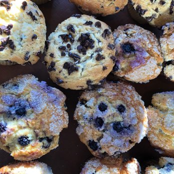 Mel's Commonwealth Cafe - Blueberry Muffins - Breakfast & Brunch Near Me - Wayland, Massachusetts