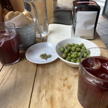 Alfalfa - Olives and tinto de verano - Tapas Bars Near Me - Seville, SE