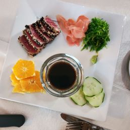 seared tuna appetizer