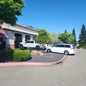Jiffy Lube - Bay entrances - Auto Repair Near Me - Rocklin, California