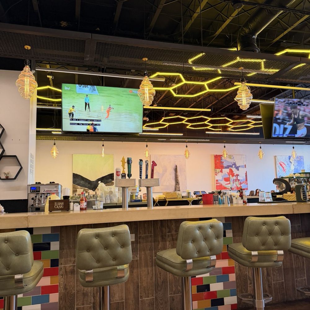 Beeliner Diner - Interior - Breakfast & Brunch Near Me - Alexandria, Virginia