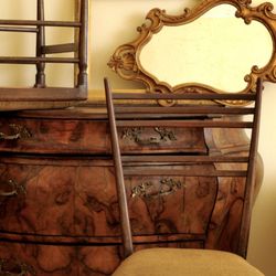 Cobblestone Estate Sales - We have 30+ years in operating sales. We research items to make the sale a success.